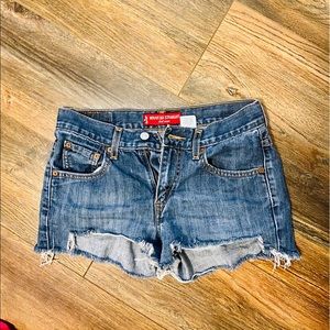 Levi’s Cut Shorts Lower Rise